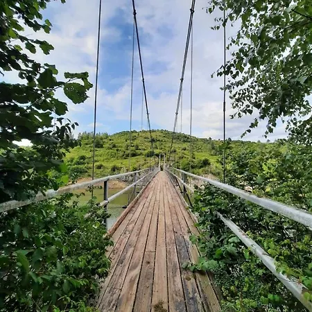 Drveni Raj Uvac * سينيتشا