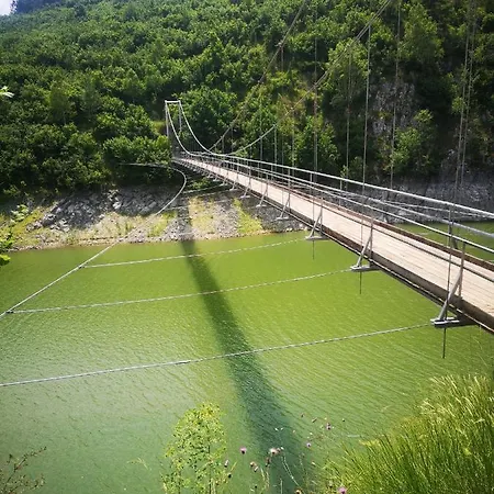 Drveni Raj Uvac * Sjenica